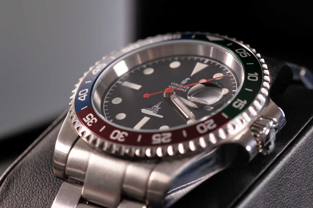 Detalle del dial del reloj personalizado para la empresa Geoffshore